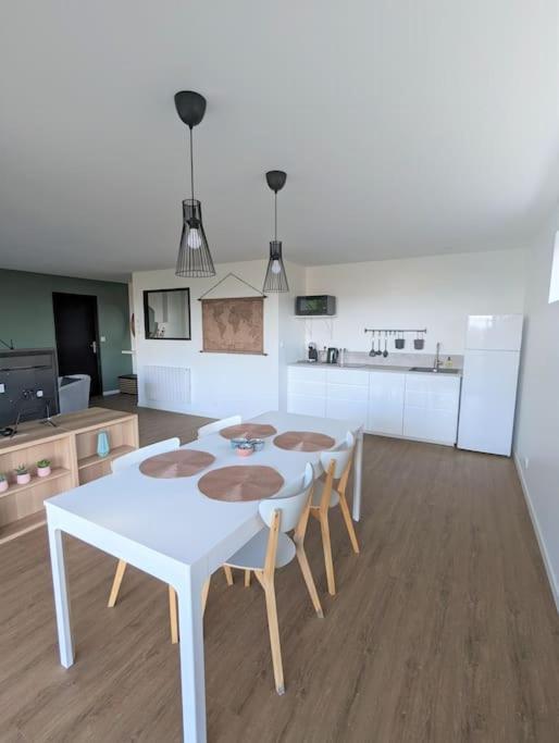 Bienvenue Chez Severine Et Julien Appartement 75M2 Mirefleurs Luaran gambar